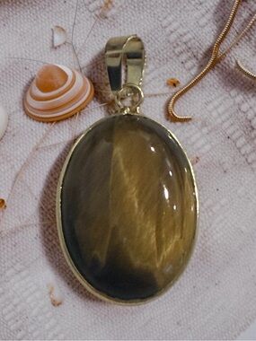 Gold-Tone Brown Tiger's Eye Oval Pendant